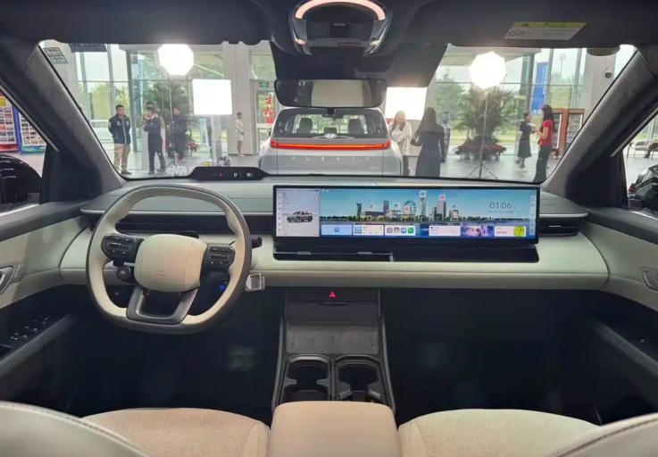 现代纯电要觉醒了?EO 羿欧预售13万起,权益限时送