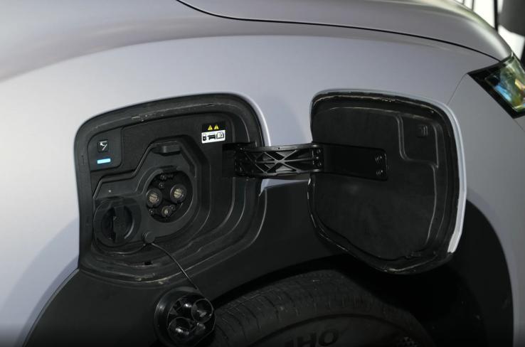 现代纯电要觉醒了?EO 羿欧预售13万起,权益限时送