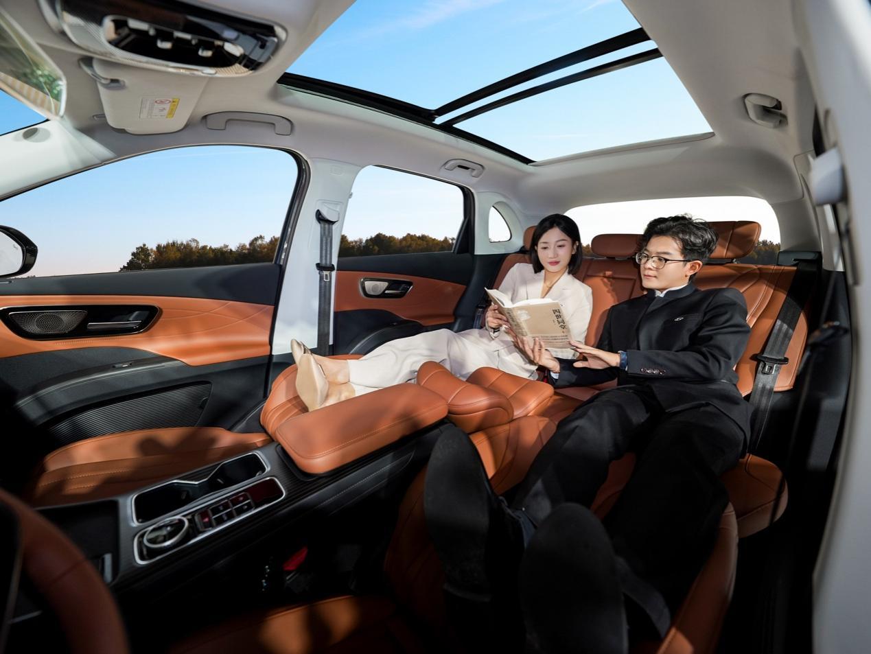 限时9.29万元起,第五代瑞虎8上市,4个配置该咋选?