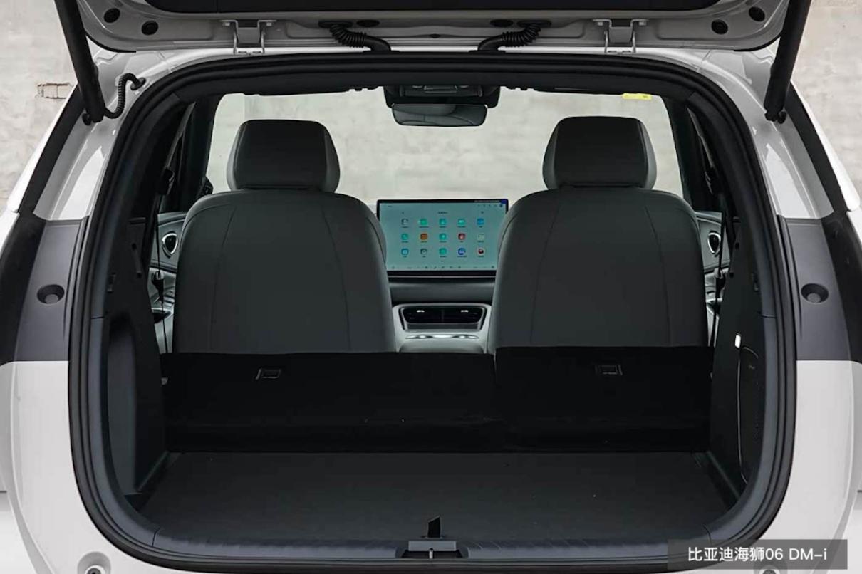 中型SUV配激光雷达+后排桌板启源Q07相较海狮06如何