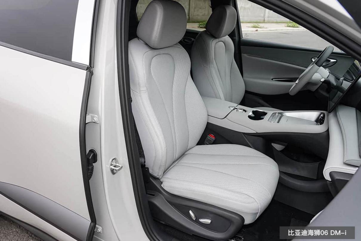 中型SUV配激光雷达+后排桌板启源Q07相较海狮06如何