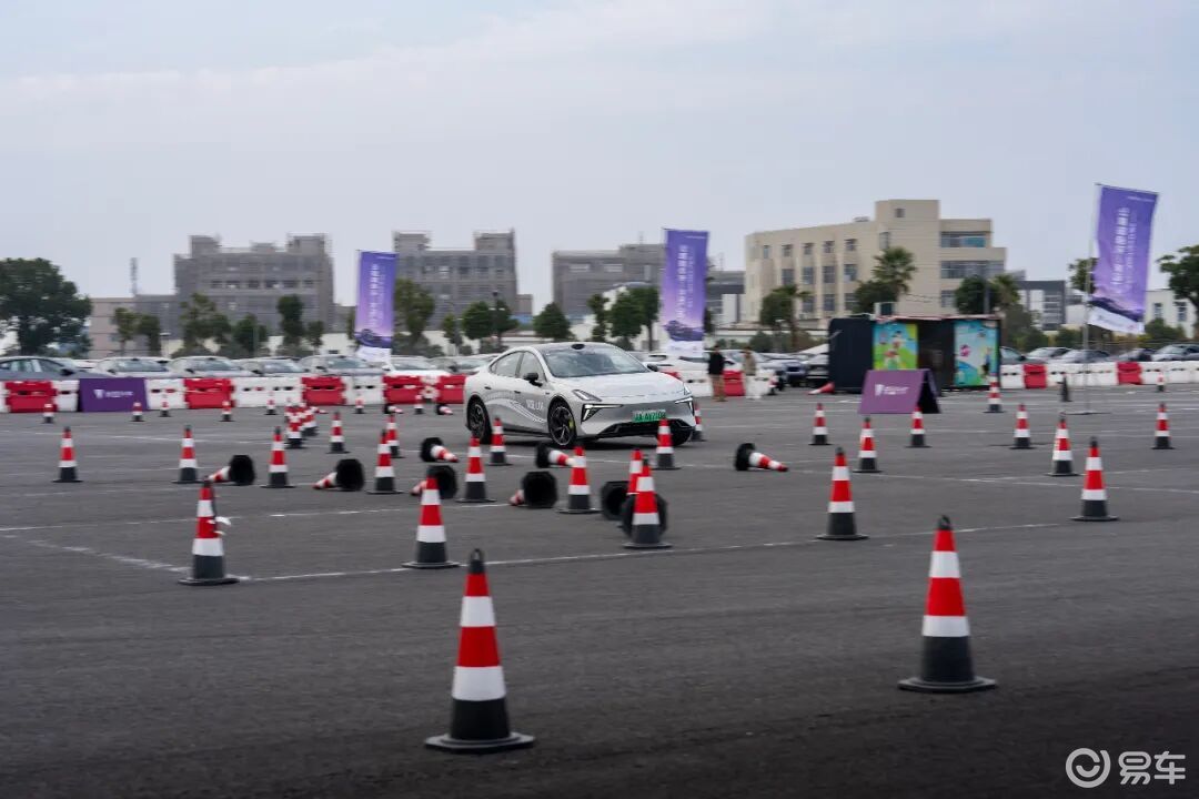 深蓝L06为何被称为“公路磁悬浮”?